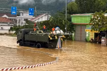 Phó thủ tướng: Không để người dân phải kêu cứu trên mái nhà trong đêm