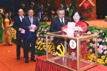 Bí thư Thành ủy Hà Nội Bùi Thị Minh Hoài tái cử Ban Chấp hành khóa XVIII