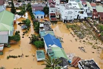 Bộ Chính trị lập 5 đoàn công tác, huy động toàn quốc chi viện 4 tỉnh khắc phục mưa lũ