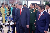 Tổng bí thư Tô Lâm tham quan triển lãm thành tựu khoa học, công nghệ và chuyển đổi số của Chính phủ