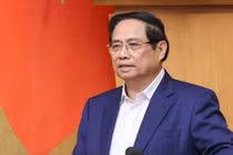 Thủ tướng yêu cầu hoàn thành sửa chữa, xây mới hơn 35.000 căn nhà cho dân vùng lũ trước Tết