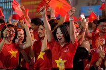 Mỗi người dân được tặng 100.000 đồng để "ăn Tết Độc lập" 