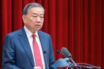 Bộ Chính trị yêu cầu khởi công các dự án giao thông, năng lượng, hạ tầng quốc gia