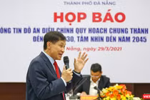 Ông Johnathan Hạnh Nguyễn - Chủ tịch Tập đoàn Liên Thái Bình Dương (IPPG) tại buổi họp báo