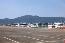 Bến du thuyền trên đường Bạch Đẳng ở Đà Nẵng vắng khách du lịch do dịch COVID-19