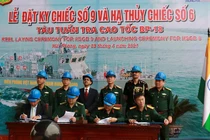 Quang cảnh lễ hạ thuỷ và đặt ky cho 2 trong số 12 tàu tuần tra cao tốc đang được đóng cho Bộ Tư lệnh Bộ đội Biên phòng Việt Nam (ảnh Đại sứ quán Ấn Độ cung cấp)