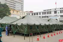 Bệnh viện dã chiến Bạch Mai được hoàn thành chỉ sau 4 tiếng đồng hồ (Ảnh Đỗ Hằng)