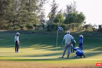 Các golfer chơi golf trên địa bàn