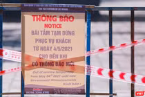 Bảng thông báo dừng phục vụ tại bãi biển du lịch Đà Nẵng trong sáng ngày 4/5