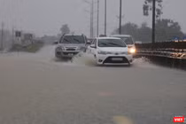 Mưa lũ nhấn chìm nhiều tuyến đường ở tỉnh Quảng Nam