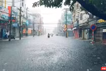 Một góc đường Lý Thái Tổ (quận Hải Châu, TP Đà Nẵng) chìm trong mưa lớn