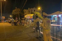 Lực lượng chức năng phong toả Khu công nghiệp An Đồn (Đà Nẵng) ngay khi tại đây phát hiện ca mắc COVID-19