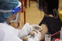 Đà Nẵng tiêm vaccine phòng COVID-19 cho người dân
