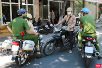 Lực lượng CSGT phối hợp với các lực lượng tuần tra, xử lý phương tiện vi phạm