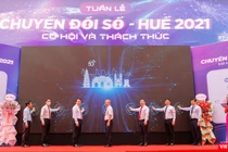 Đại diện Bộ TT&TT, Viettel, đại diện UBND tỉnh T.T.Huế tại sự kiện "Tuần lễ Chuyển đổi số tỉnh T.T.Huế 2021"