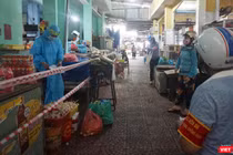 Chợ Hoà An (quận Cẩm Lệ, TP Đà Nẵng) trong ngày đầy hoạt động trở lại