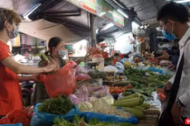 Người dân Đà Nẵng đi chợ trước khi toàn TP thực hiện phong toả tuyệt đối