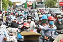 Người dân có quê ở Quảng Nam hối hả rời Đà Nẵng về quê trước giờ áp dụng biện pháp tăng cường phòng dịch COVID-19