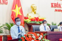 Ông Lê Trung Chinh - Chủ tịch UBND TP Đà Nẵng phát biểu giải trình tại phiên làm việc cuối của kỳ họp thứ 2 HĐND TP Đà Nẵng khóa X, diễn ra chiều ngày 12/8