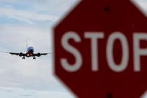 Ngày càng có nhiều hãng hàng không quốc tế ngừng các tuyến bay đến Trung Quốc (Ảnh: Getty).