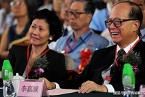 Tỷ phú Lý Gia Thành và người bạn tri âm tri kỉ Châu Khải Hoàn (Ảnh: Sohu)