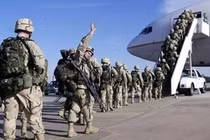 Mỹ vội vã rút quân khỏi Afghanistan dẫn đến sự sụp đổ của chính phủ Kabul và Taliban quay lại nắm quyền (Ảnh: AP).