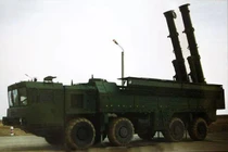 Mỗi xe phóng tên lửa hành trình Iskander-K với 2 quả đạn (Ảnh: Sina).