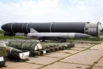 Ngày 5/12/1994, Ukraine kí Bản ghi nhớ Budapest, chấp nhận giao nộp vafd phá hũy vũ khí hạt nhân để đổi lấy sự đảm bảo an ninh của Mỹ và phương Tây (Ảnh: Sohu).