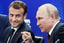 Tổng thống Pháp Macron nói Tổng thống Nga Putin đã đưa ra một số đảm bảo với ông về việc giải quyết cuộc khủng hoảng Ukraine, nhưng Điện Kremlin đã bác bỏ (Ảnh: NYT).