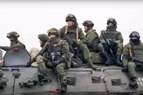 Lực lượng gìn giữ hòa bình của CSTO vào Kazakhstan giúp ổn định tình hình (Ảnh: AP).