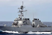 Tàu khu trục USS Curtis Wilbur (DDG-54) tiến hành hoạt động tự do hàng hải trên Biển Đông (Ảnh: HĐ7).