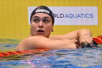Benedetta Pilato khi về đích tại Giải vô địch bơi lội thế giới năm 2022. Ảnh: AFP.