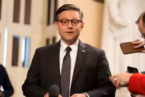 Chủ tịch Hạ viện Mỹ Mike Johnson tuyên bố đã bác bỏ kế hoạch viện trợ thêm 24 tỷ USD cho Ukraine. Ảnh: Guancha.