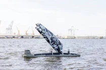 Tàu không người lái TRITON đang tự di chuyển trên mặt biển (Ảnh: LTN)