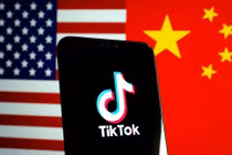 Cuộc chiến pháp lý Mỹ - Trung xung quanh việc TikTok bị cấm sử dụng đã bắt đầu (Ảnh: WorldJournal).