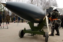 Ukraine tự phá hủy các đầu đạn hạt nhân dưới sự giám sát của các chuyên gia Mỹ, Nga theo Bản ghi nhớ Budapest 1994. Ảnh: Sohu.