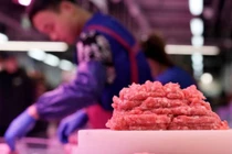 Thị phần của thịt lợn Mỹ ở Trung Quốc đang bị thu hẹp cho cuộc chiến thuế quan. Ảnh: Reuters.