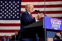 Trong chiến dịch tranh cử, ông Trump tuyên bố sẽ kết thúc chiến tranh Nga-Ukraine trong vòng 24 giờ sau khi nhậm chức. Ảnh: Huanqiu.