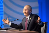 Tại cuộc họp báo hôm 24/10, Tổng thống Nga Putin không phủ nhận tin Triều Tiên gửi quân tới Nga (Ảnh: Reuters)