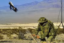 Mỹ hy vọng các UAV tự sát Phoenix Ghost và Switchblade họ viện trợ cho Ukraine sẽ có thể giúp xoay chuyển cục diện chiến trường (Ảnh: DPA).