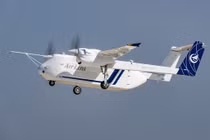 Chiếc HH-100 đang bay thử nghiệm (Ảnh: Xinhua).