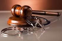 Bộ Y tế yêu cầu xác minh tài sản, thu nhập của cán bộ y tế (ảnh internet)