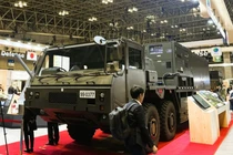 Xe mang hệ thống vũ khí laser được trưng bày tại DSEI Japan 2025. Ảnh: Defenceblog.
