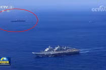 Tàu Izumo (trong vòng tròn) song hành trên biển với tàu Liêu Ninh (Ảnh: CCTV).