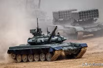 Các đơn vị Quân đội Nga bắt đầu rút khỏi biên giới Ukraine sau khi kết thúc diễn tập (Ảnh: Toutiao).