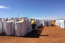 Trung Quốc hiện đã ngừng xuất khẩu đất hiếm, thứ nguyên liệu chiến lược quan trọng đối với Mỹ. Ảnh: Worldljournal.