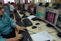 Giá trị thị trường chứng khoán Ấn Độ đang tăng mạnh, đã vượt mốc 4 ngàn tỷ USD (Ảnh: AFP).