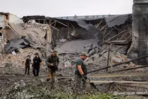 Vụ tấn công Học viện Thông tin liên lạc Poltava hôm 3/9 đã gây nên thương vong rất lớn (Ảnh: NetEasy).