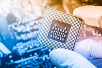 Trong năm 2023, Nga vẫn nhập khẩu được số chip trị giá 2 tỷ USD từ Mỹ và phương Tây (Ảnh: Getty).