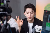 Lý Giai Kỳ (Austin Li), KOL trở thành tỉ phú nhờ livestream bán hàng trên mạng (Ảnh: Toutiao)